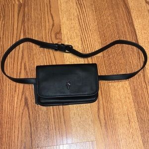SIMPLY VERA WANG BELT BAG WITH TAGS